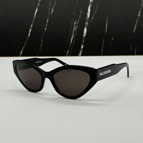 NEW BB0306S 001 BALENCIAGA BLACK CAT EYE WOMEN BALENCIAGA SUNGLASSES - Picture 3 of 11